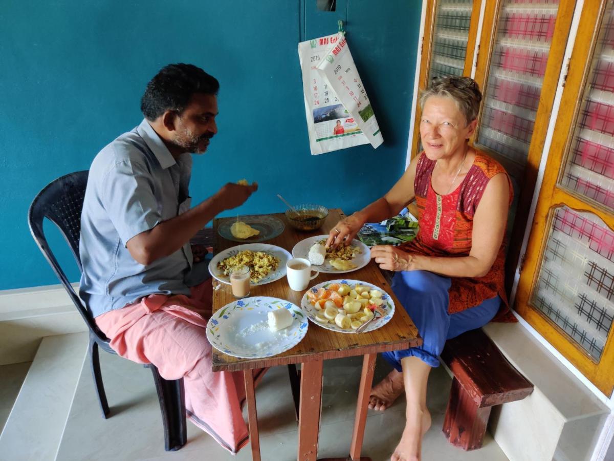 Sajeev Home Stay Cherai Beach Exterior photo