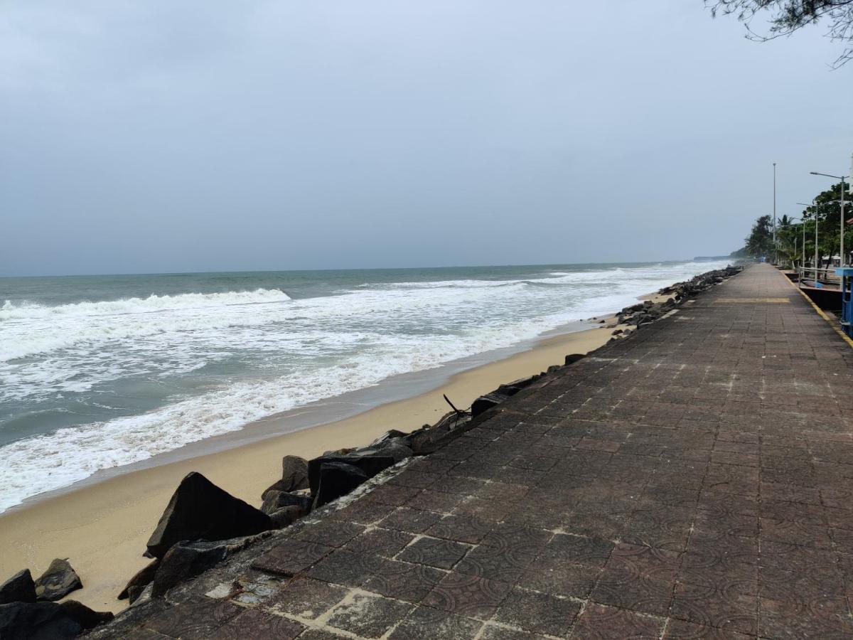 Sajeev Home Stay Cherai Beach Exterior photo