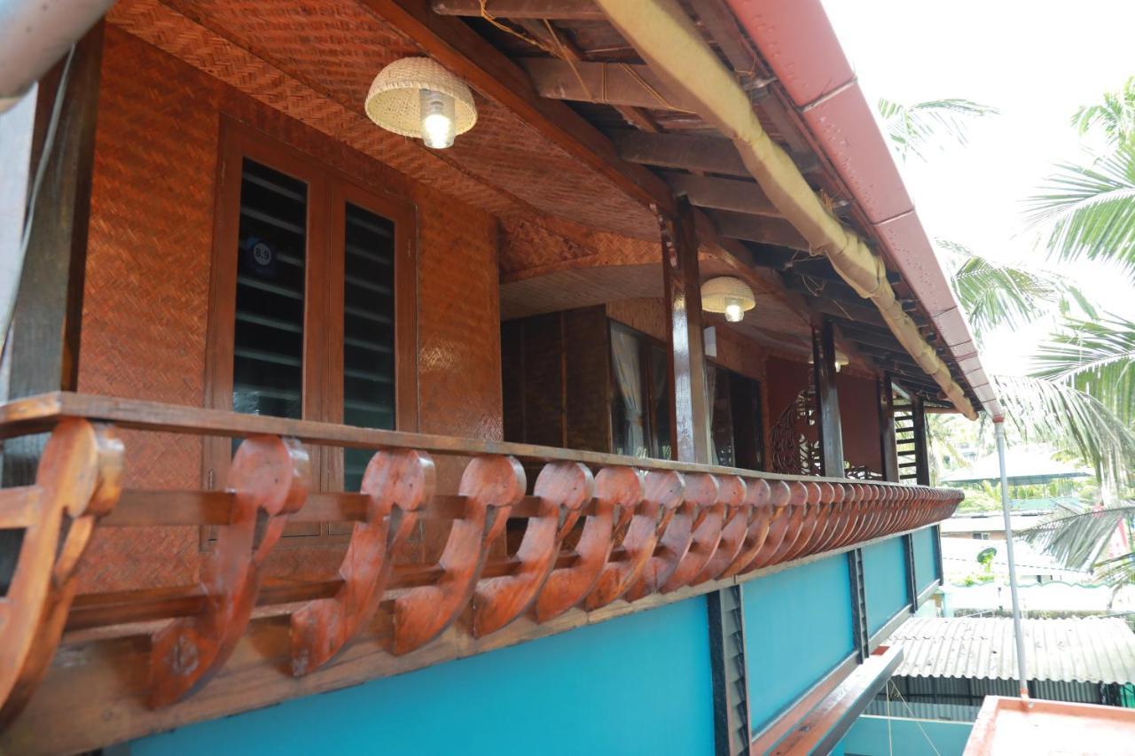 Sajeev Home Stay Cherai Beach Exterior photo