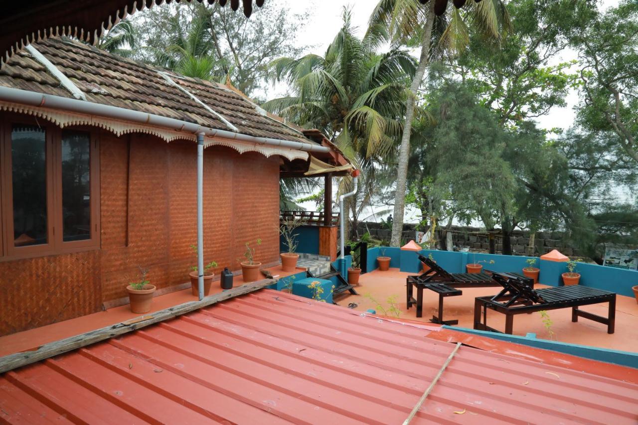 Sajeev Home Stay Cherai Beach Exterior photo